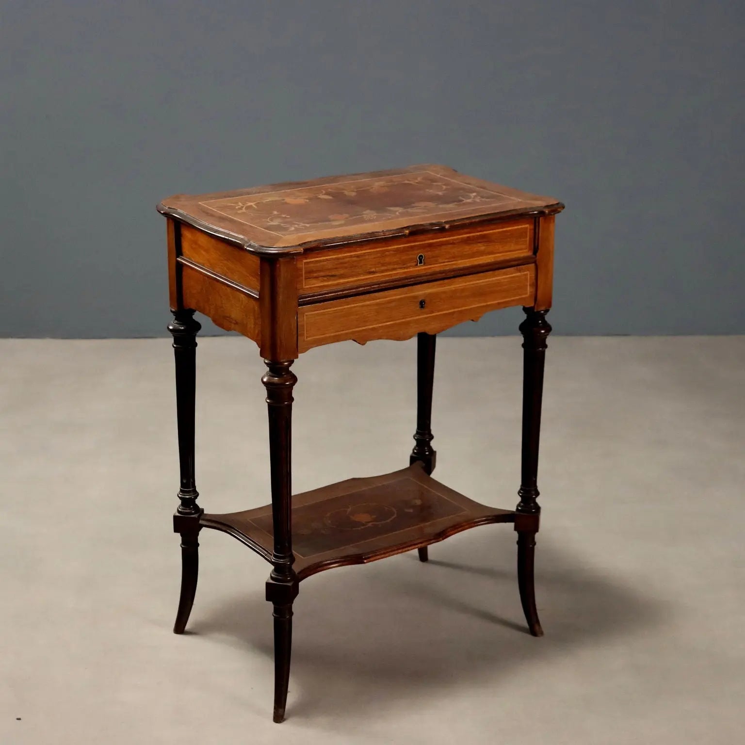 Antique Small Table Various Wood Essences England XX Century - England, Early XX Century | Antiques | Side & Coffee Tables