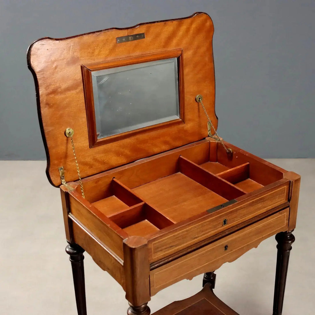 Antique Small Table Various Wood Essences England XX Century - England, Early XX Century | Antiques | Side & Coffee Tables