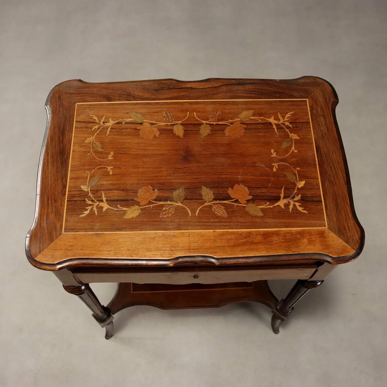 Antique Small Table Various Wood Essences England XX Century - England, Early XX Century | Antiques | Side & Coffee Tables