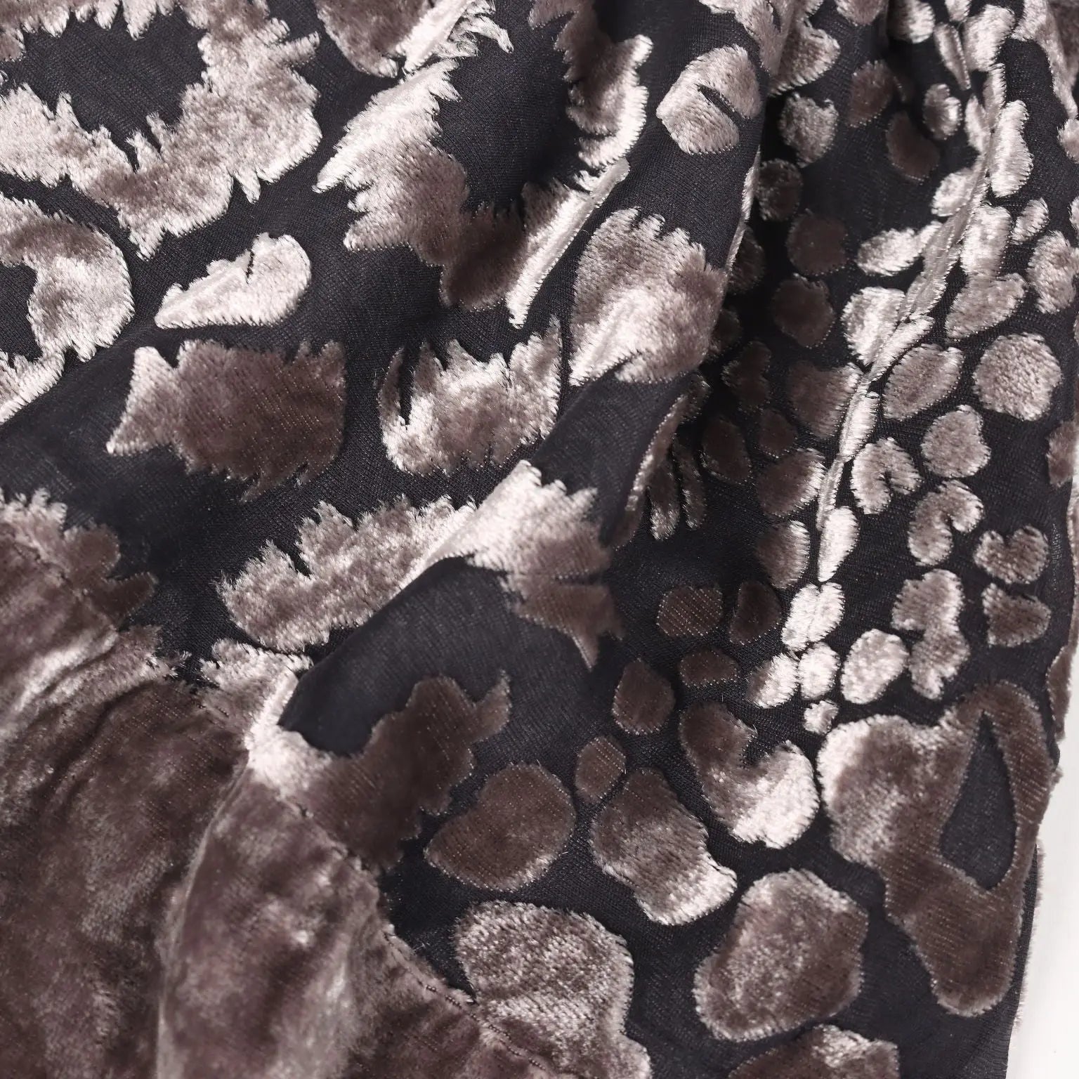 Second Hand Moschino Scarf Silk Italy - Mixed Silk | Clothing | Summer Accessories