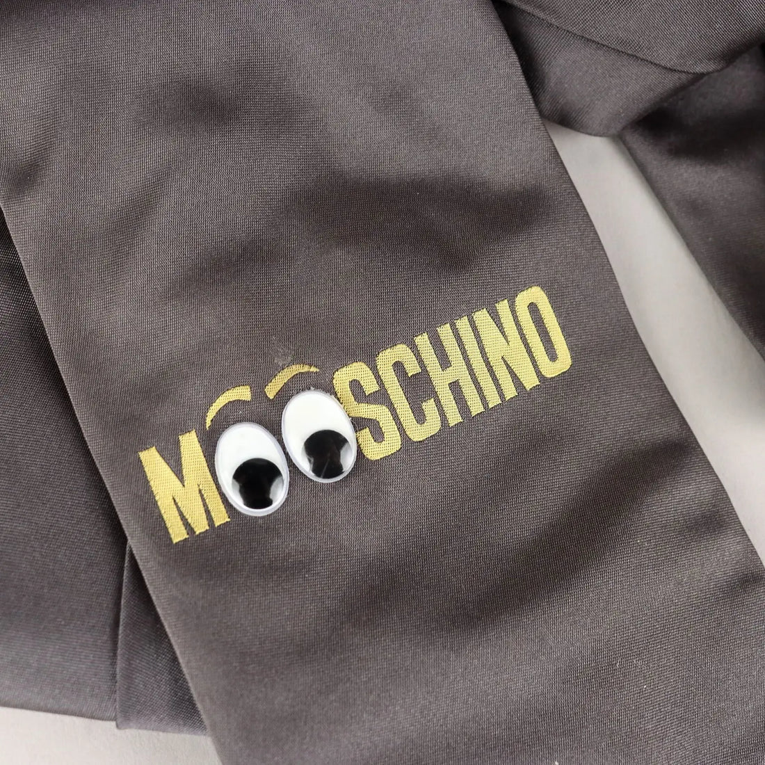 Second Hand Moschino Tie Grey Silk Italy - Pure Silk | Clothing & House Linens | Second hand