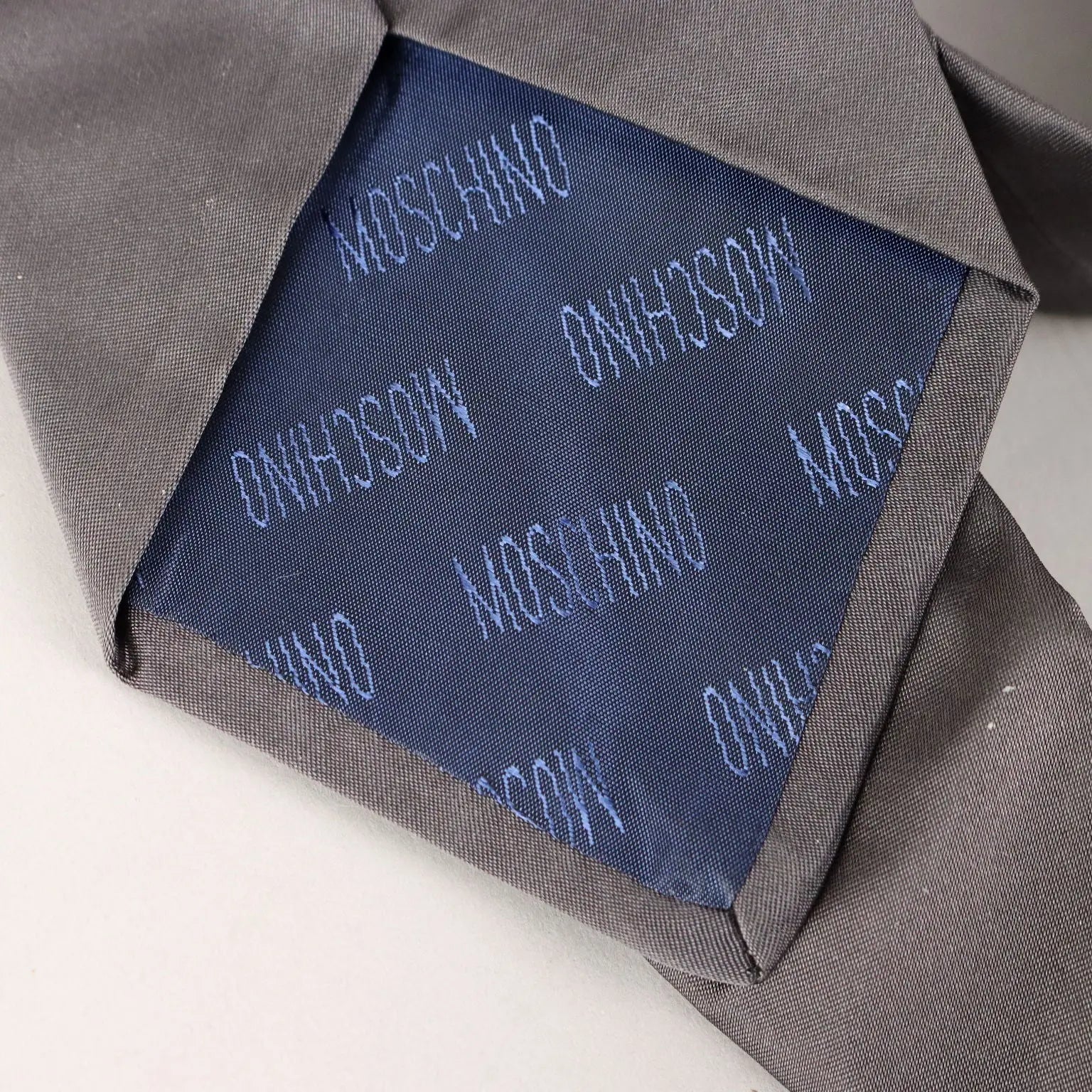 Second Hand Moschino Tie Grey Silk Italy - Pure Silk | Clothing & House Linens | Second hand