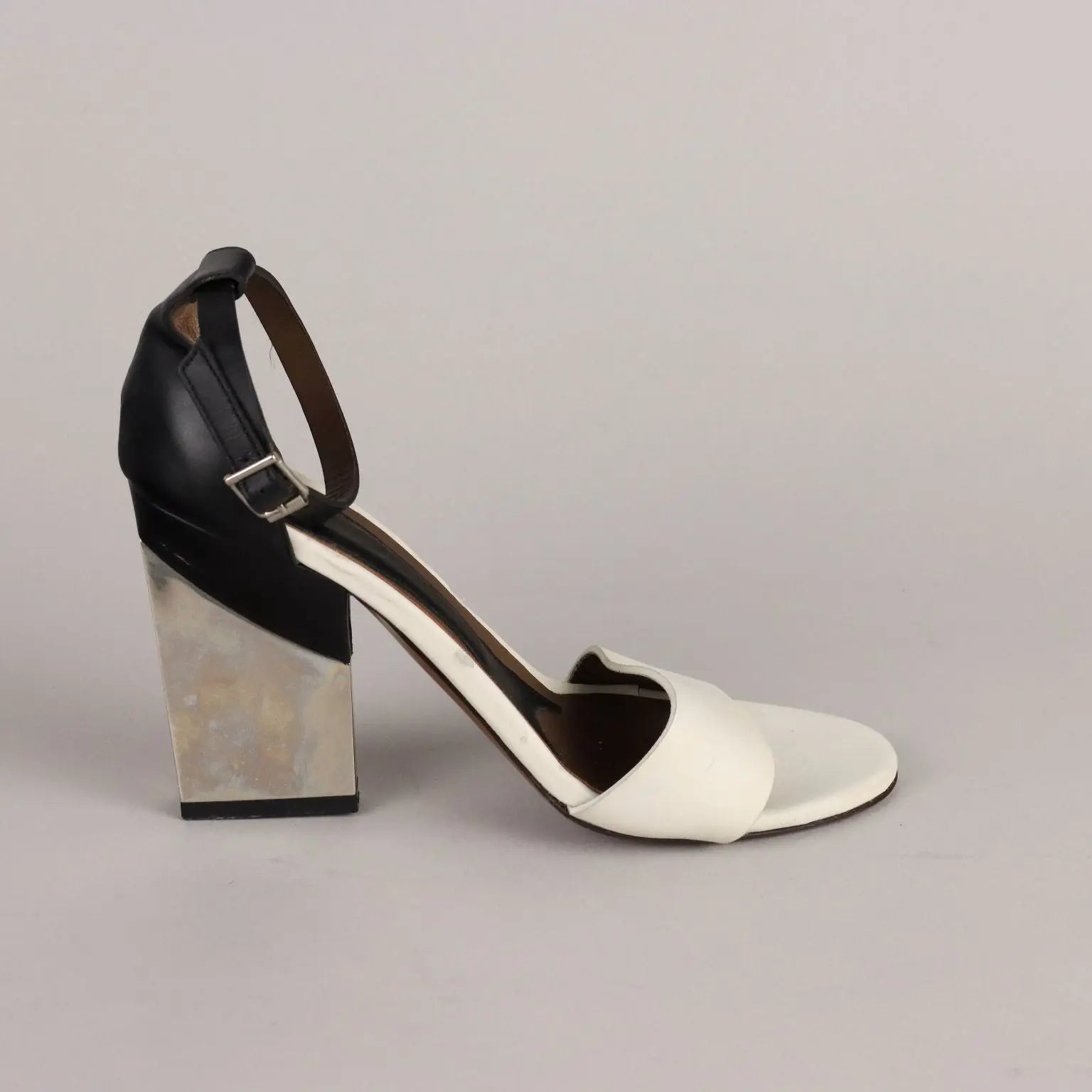Marni Black and White Sandals Leather Second Hand UK Size 6 - UK Size 6 | Clothing & House Linens | Second hand