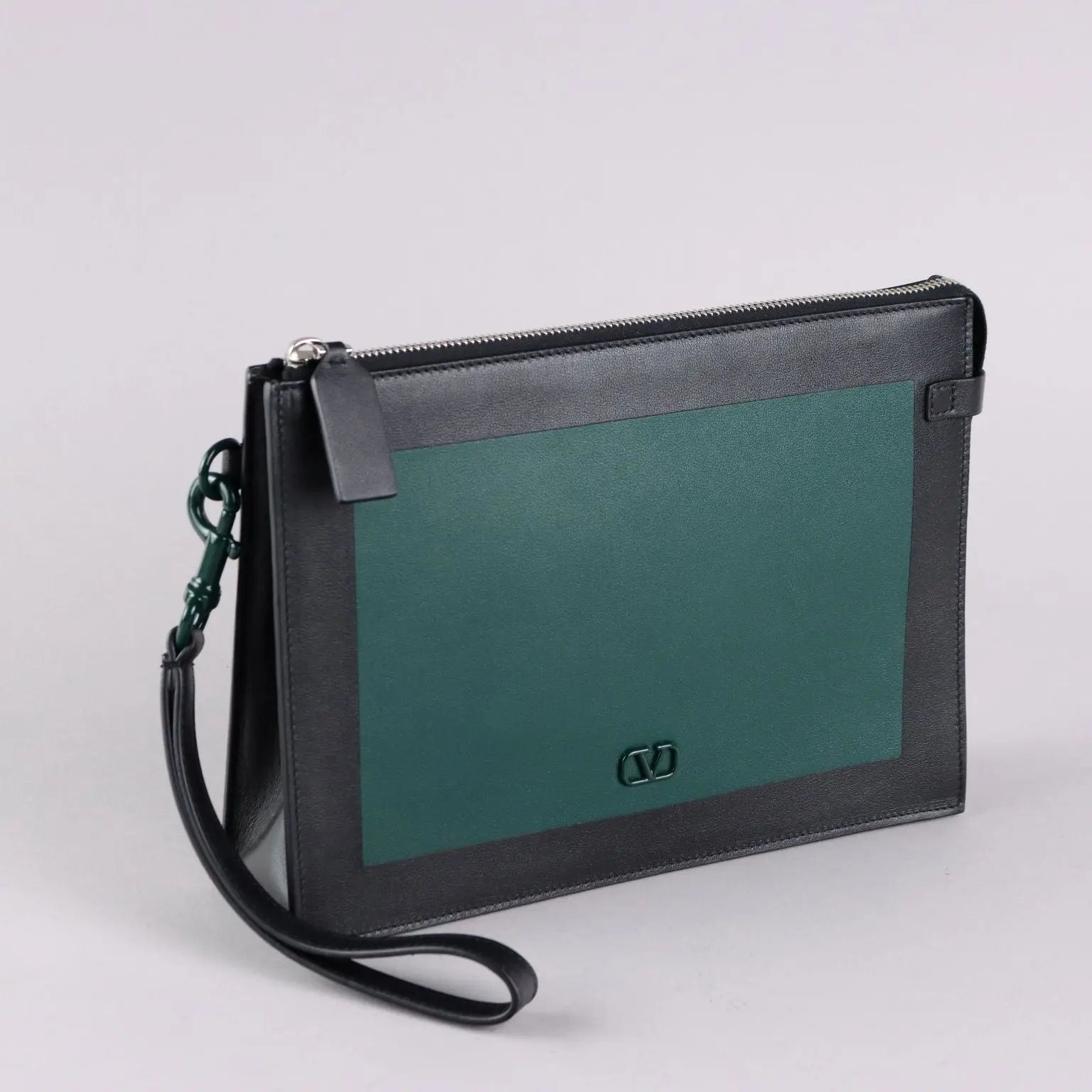 Valentino Handbag Green Leather Second Hand Italy - Genuine Leather | Clothing & House Linens | Second hand
