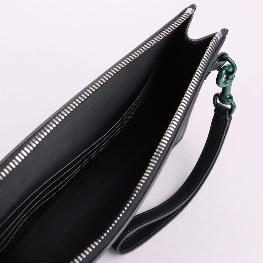 Valentino Handbag Green Leather Second Hand Italy - Genuine Leather | Clothing & House Linens | Second hand