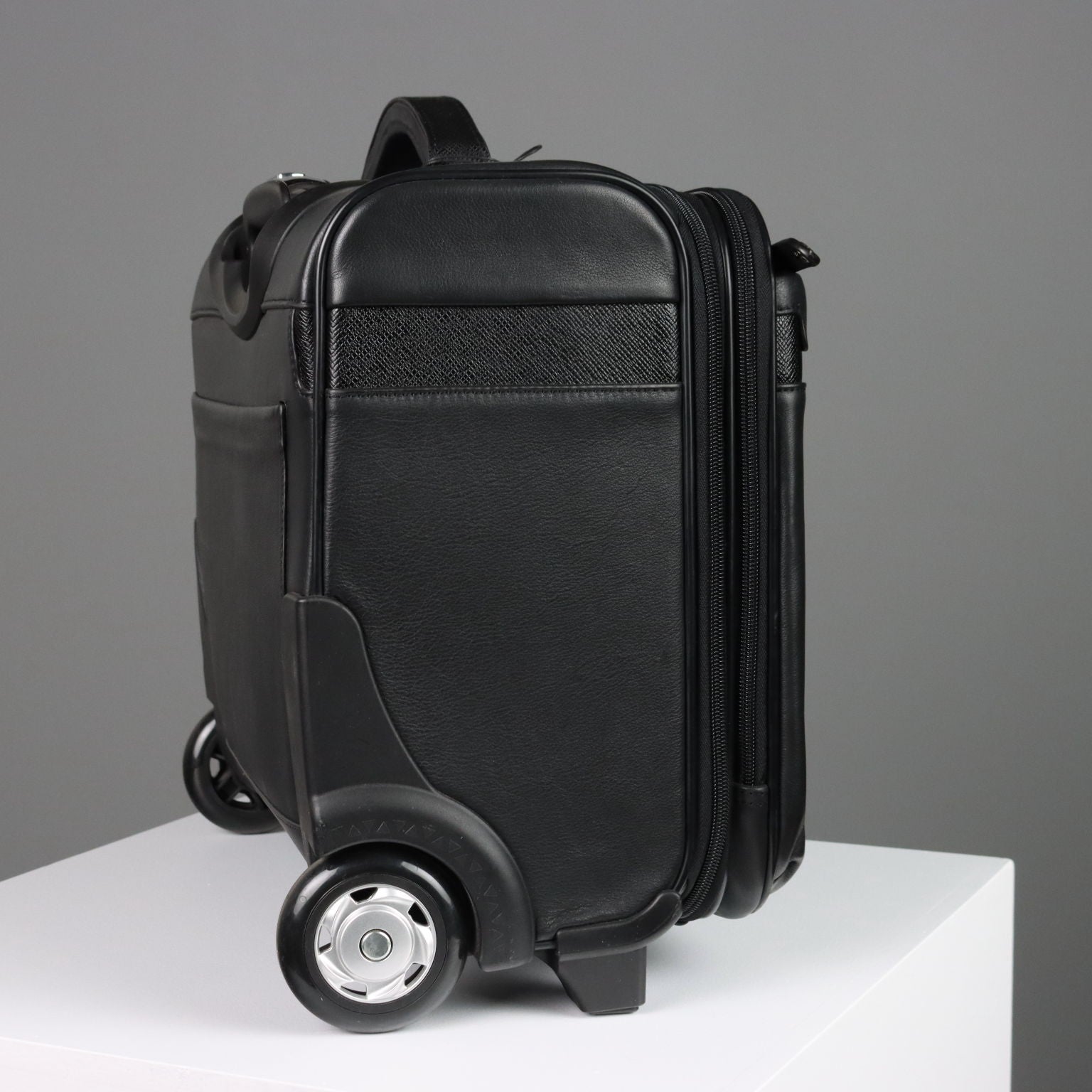  | Clothing & House Linens  Second hand