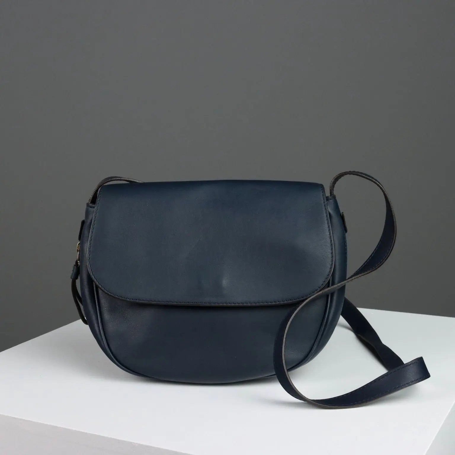 Fratelli Rossetti Shoulder Bag Blue Leather Second Hand Italy | Clothing & House Linens | Second hand