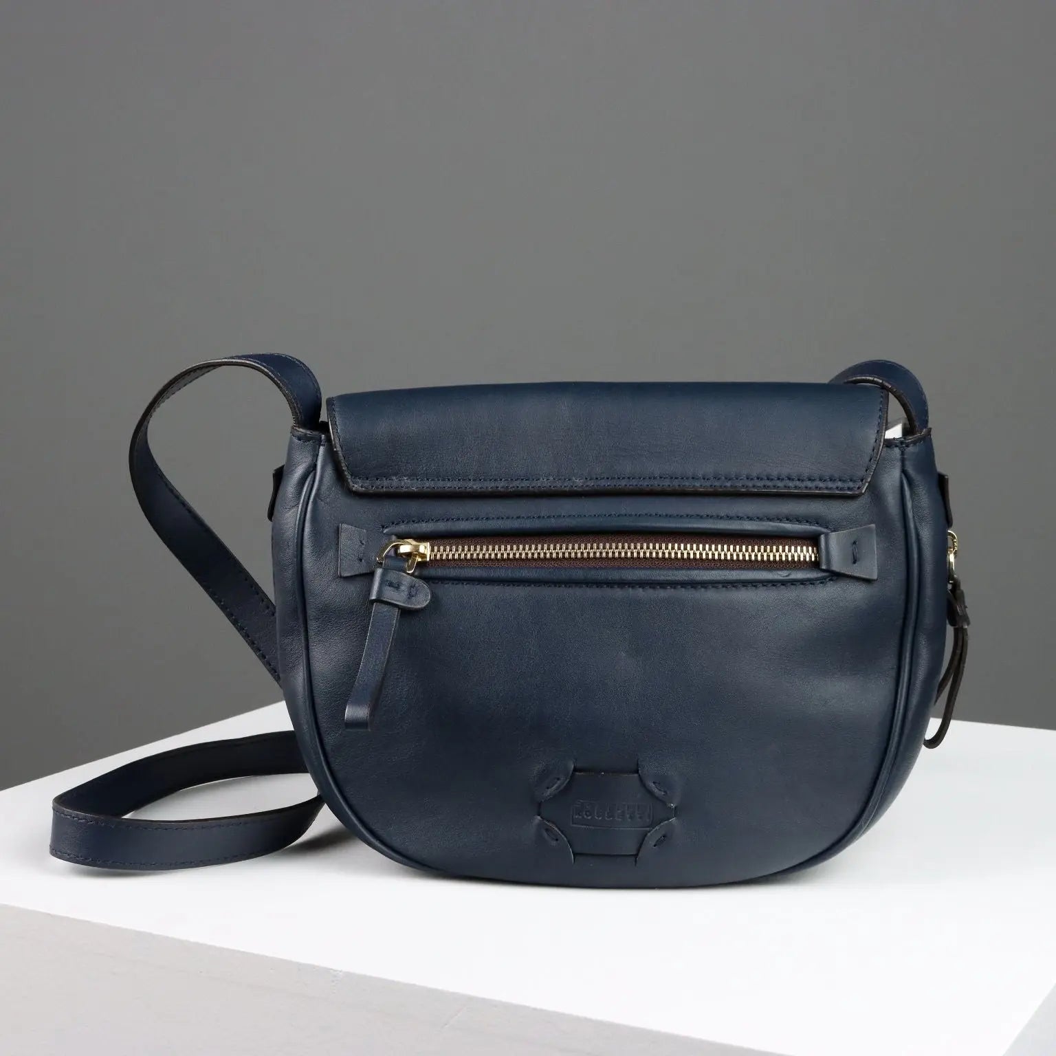 Fratelli Rossetti Shoulder Bag Blue Leather Second Hand Italy | Clothing & House Linens | Second hand