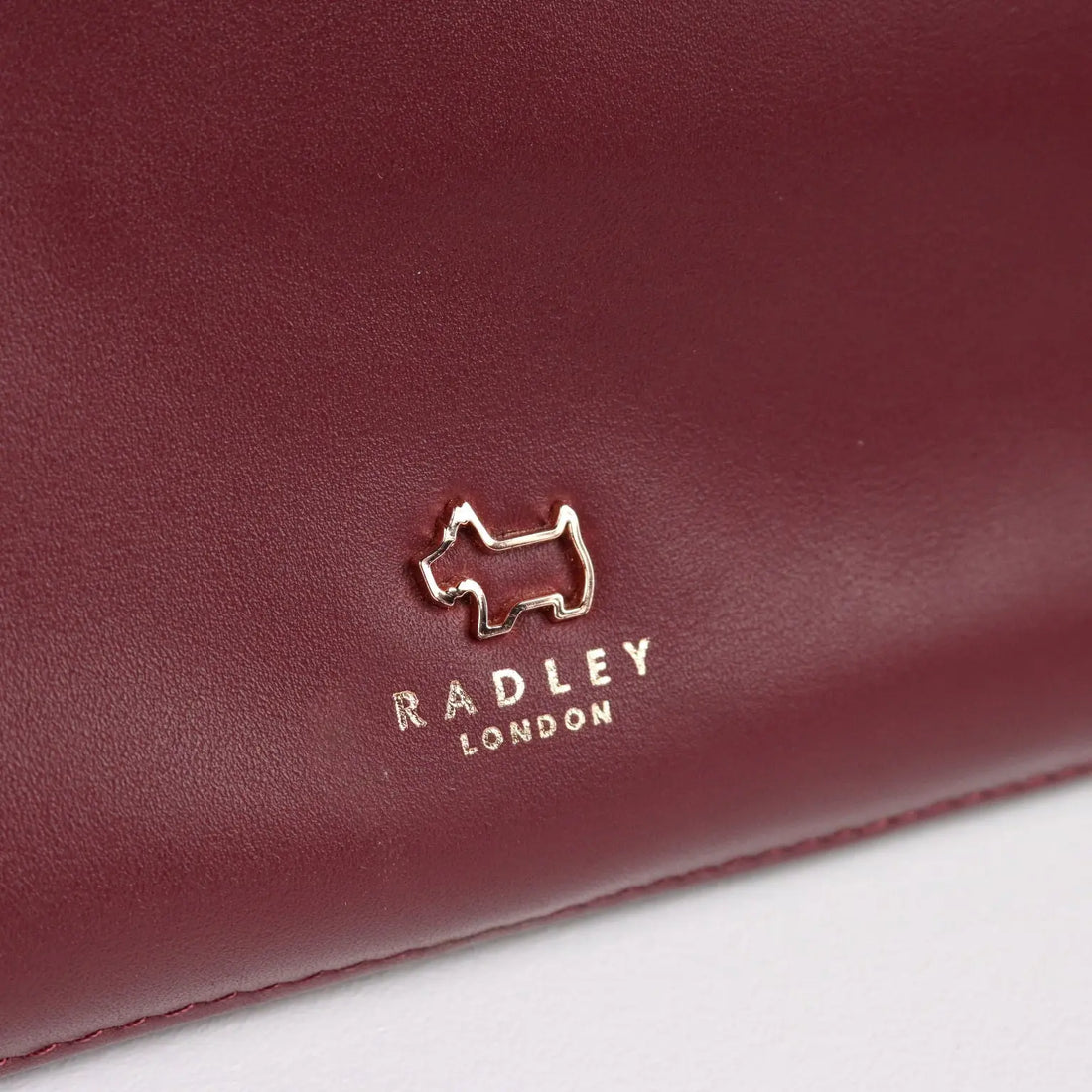 Radley Shoulder Bag Pockets Genuine Leather United Kingdom Original - Genuine Leather | Clothing & House Linens | Second hand