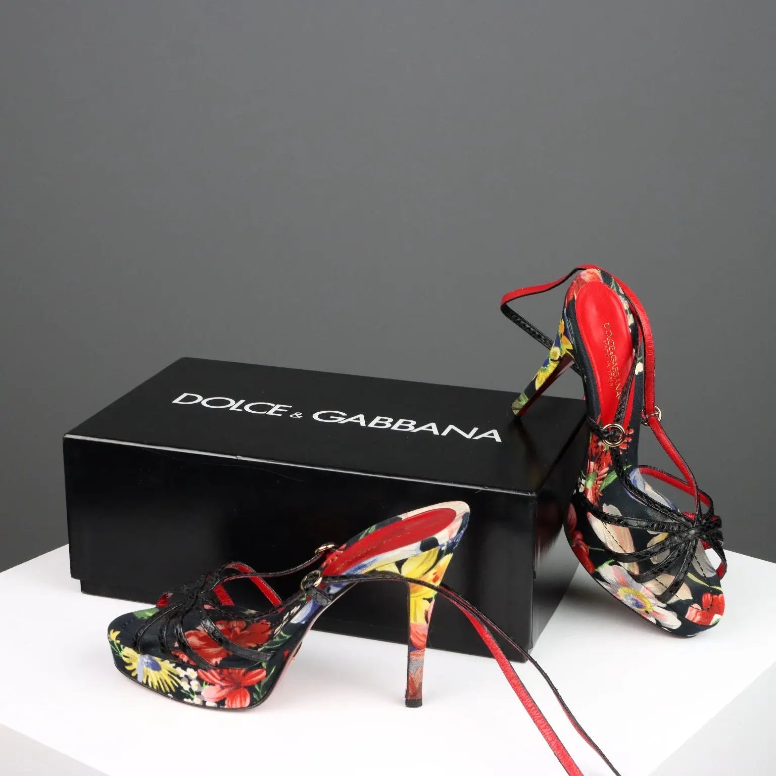 Dolce & Gabbana Sandals Leather Fabric UK Size 5 Second Hand Italy - UK Size 5 | Clothing & House Linens | Second hand