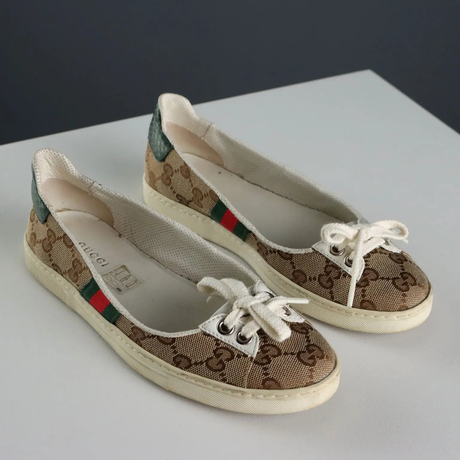 Gucci Ballerina Shoes Leather Fabric Second Hand Size 2.5 Dust Bag - UK Size 2,5 | Clothing & House Linens | Second hand