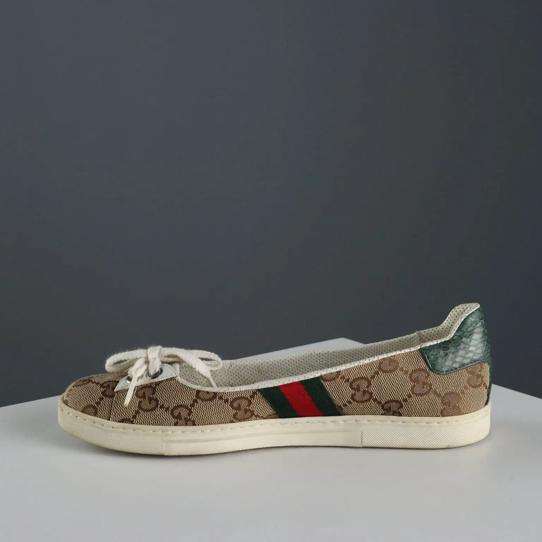 Gucci Ballerina Shoes Leather Fabric Second Hand Size 2.5 Dust Bag - UK Size 2,5 | Clothing & House Linens | Second hand