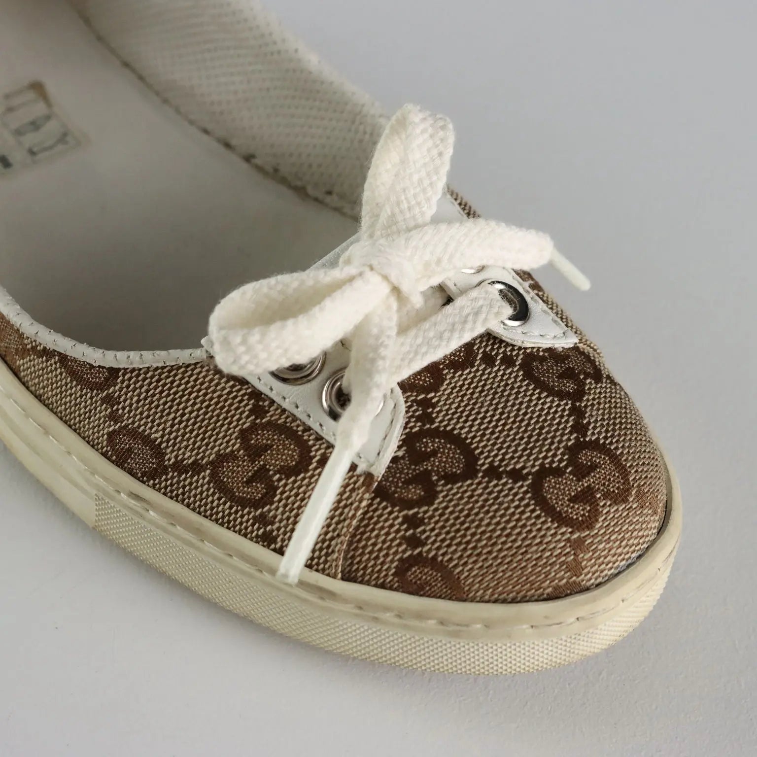 Gucci Ballerina Shoes Leather Fabric Second Hand Size 2.5 Dust Bag - UK Size 2,5 | Clothing & House Linens | Second hand