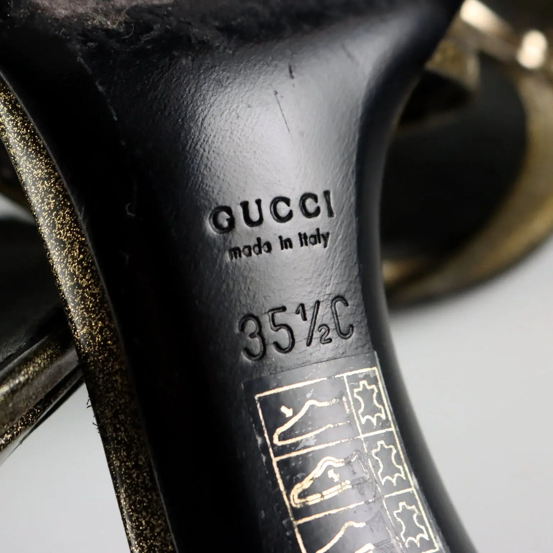 Gucci Black and Gold Sandals Leather Metal UK Size 3 Second Hand - UK Size 3 | Clothing & House Linens | Second hand