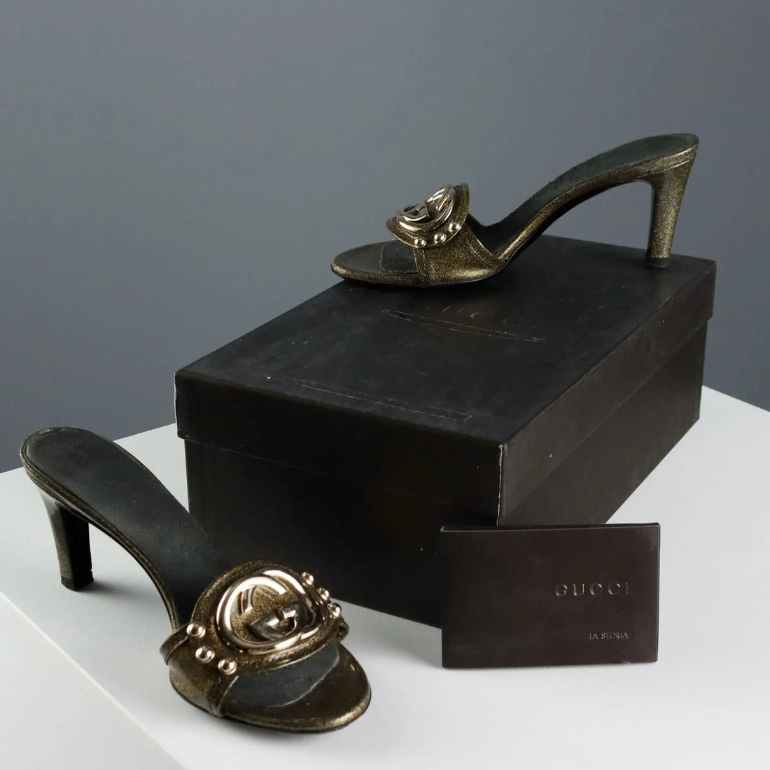 Gucci Black and Gold Sandals Leather Metal UK Size 3 Second Hand - UK Size 3 | Clothing & House Linens | Second hand