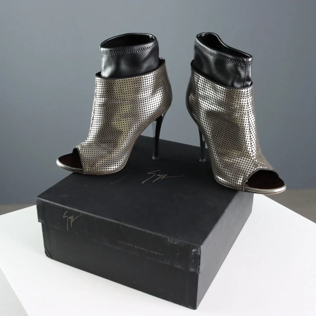 Giuseppe Zanotti Silver Ankle Boots Leather Second Hand UK Size 3 - UK Size 3 | Clothing & House Linens | Second hand