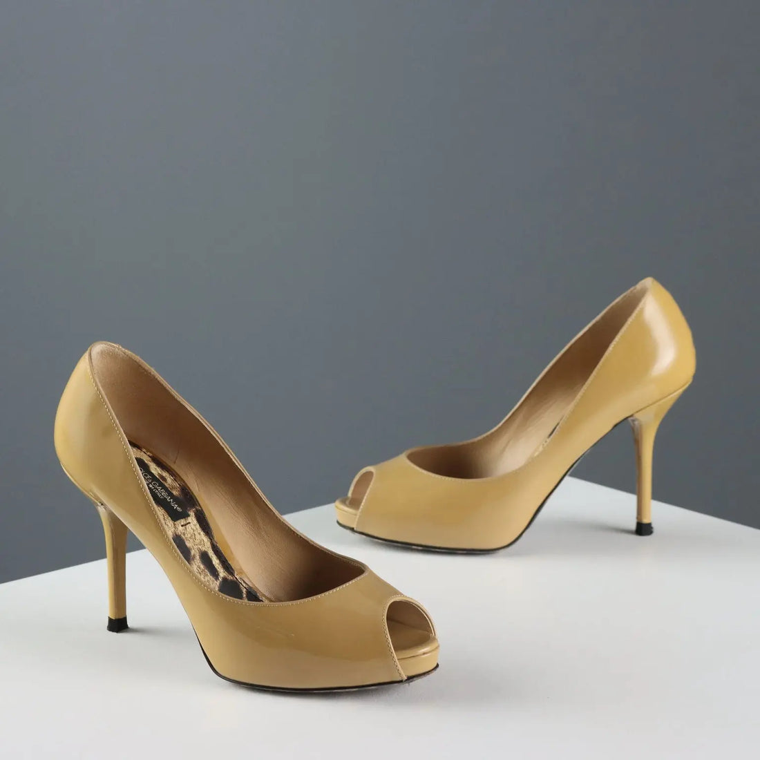 Dolce & Gabbana Open Toe Shoes Leather Sandy UK Size 3 - UK Size 3 | Clothing & House Linens | Second hand