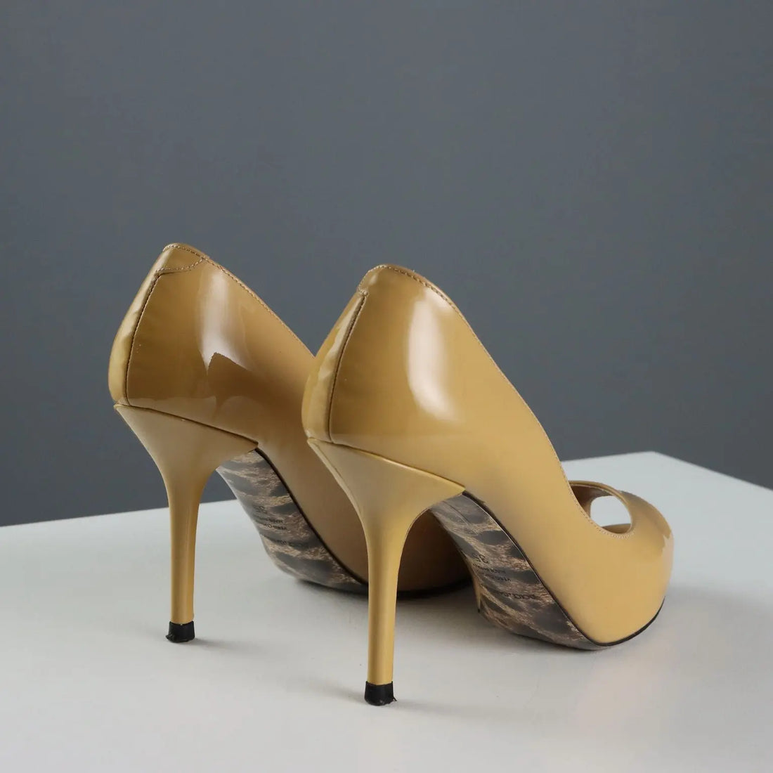 Dolce & Gabbana Open Toe Shoes Leather Sandy UK Size 3 - UK Size 3 | Clothing & House Linens | Second hand