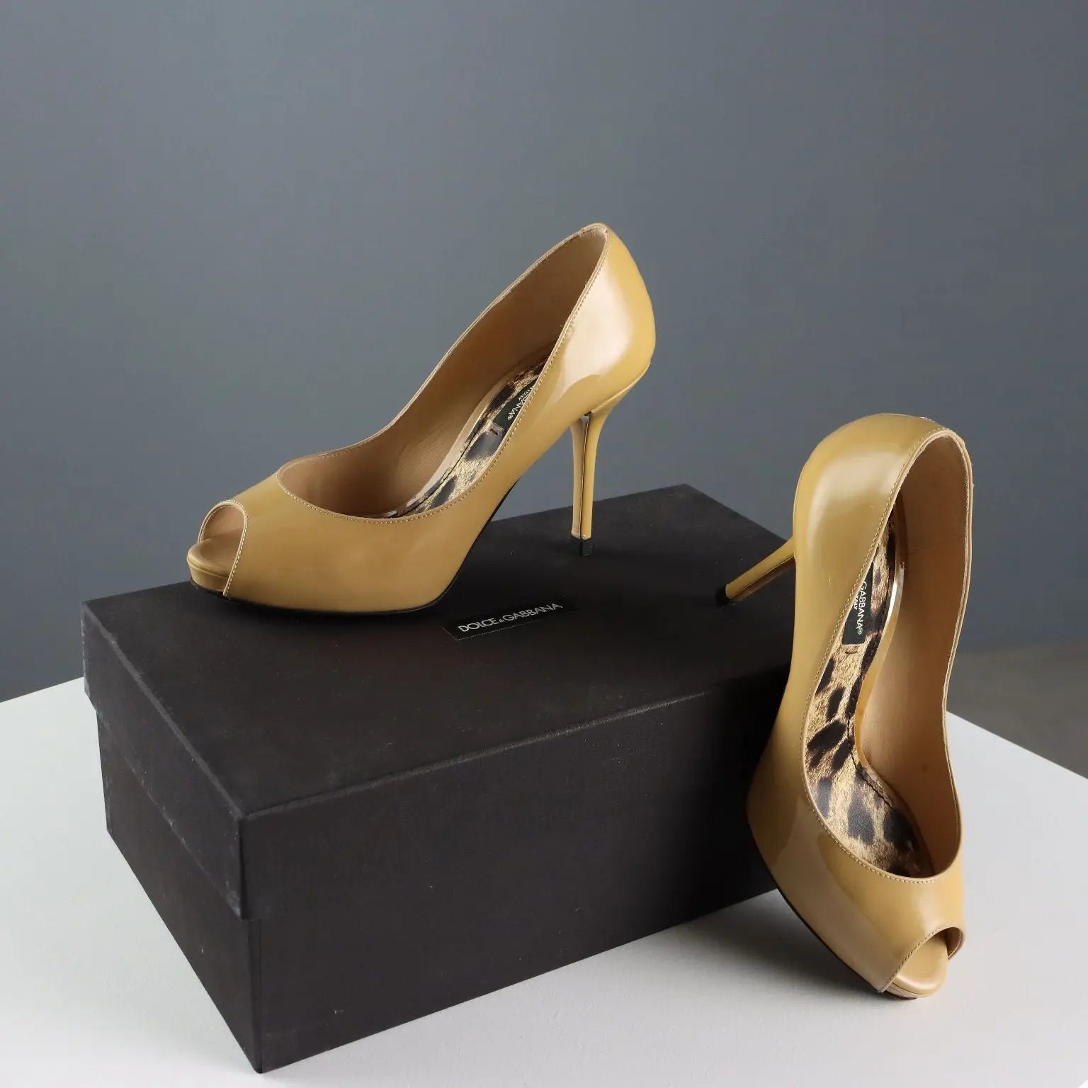 Dolce & Gabbana Open Toe Shoes Leather Sandy UK Size 3 - UK Size 3 | Clothing & House Linens | Second hand