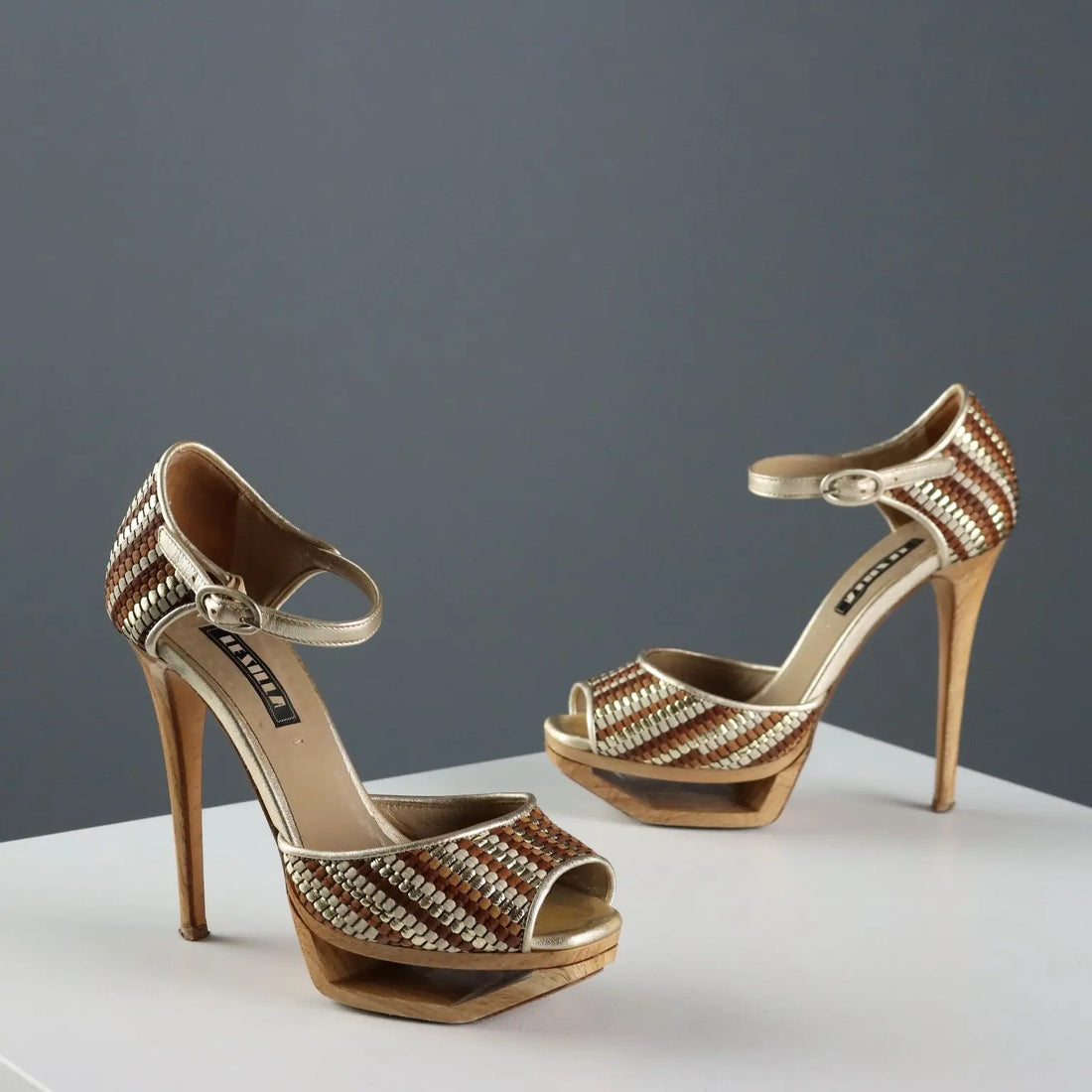 Le Silla Mary Jane Shoes Leather Wood UK Size 3 Second Hand - UK Size 3 | Clothing & House Linens | Second hand