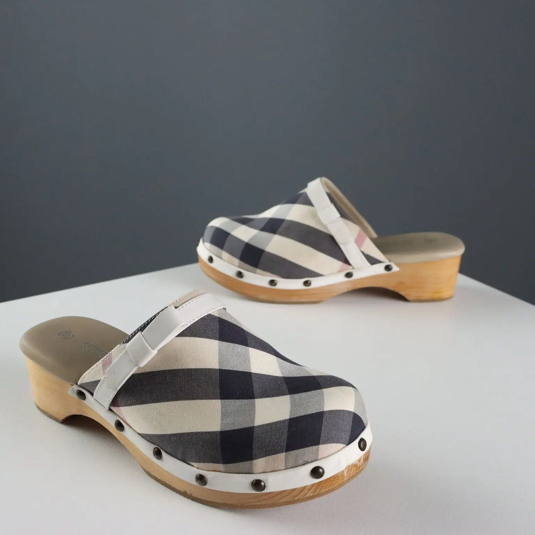 Burberry Clogs Wood Leather Fabric UK Size 3 Second Hand UK - UK Size 3 | Clothing & House Linens | Second hand
