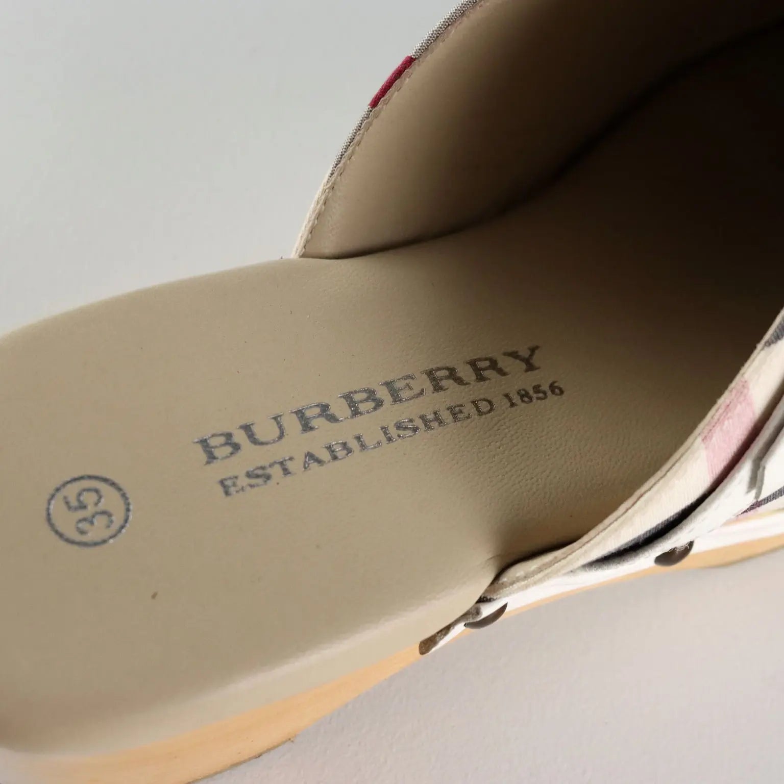 Burberry Clogs Wood Leather Fabric UK Size 3 Second Hand UK - UK Size 3 | Clothing & House Linens | Second hand