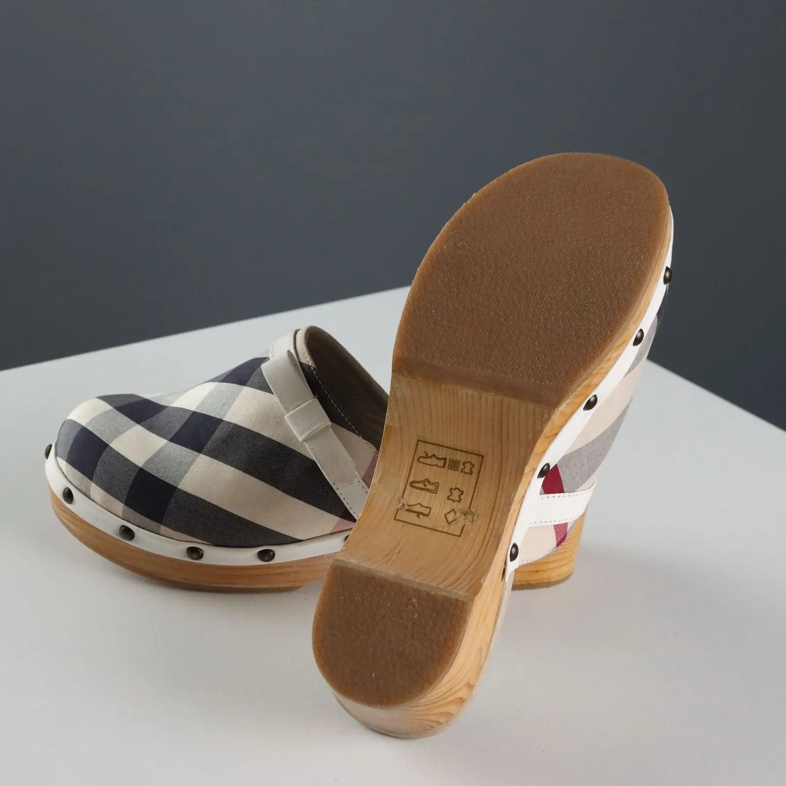 Burberry Clogs Wood Leather Fabric UK Size 3 Second Hand UK - UK Size 3 | Clothing & House Linens | Second hand