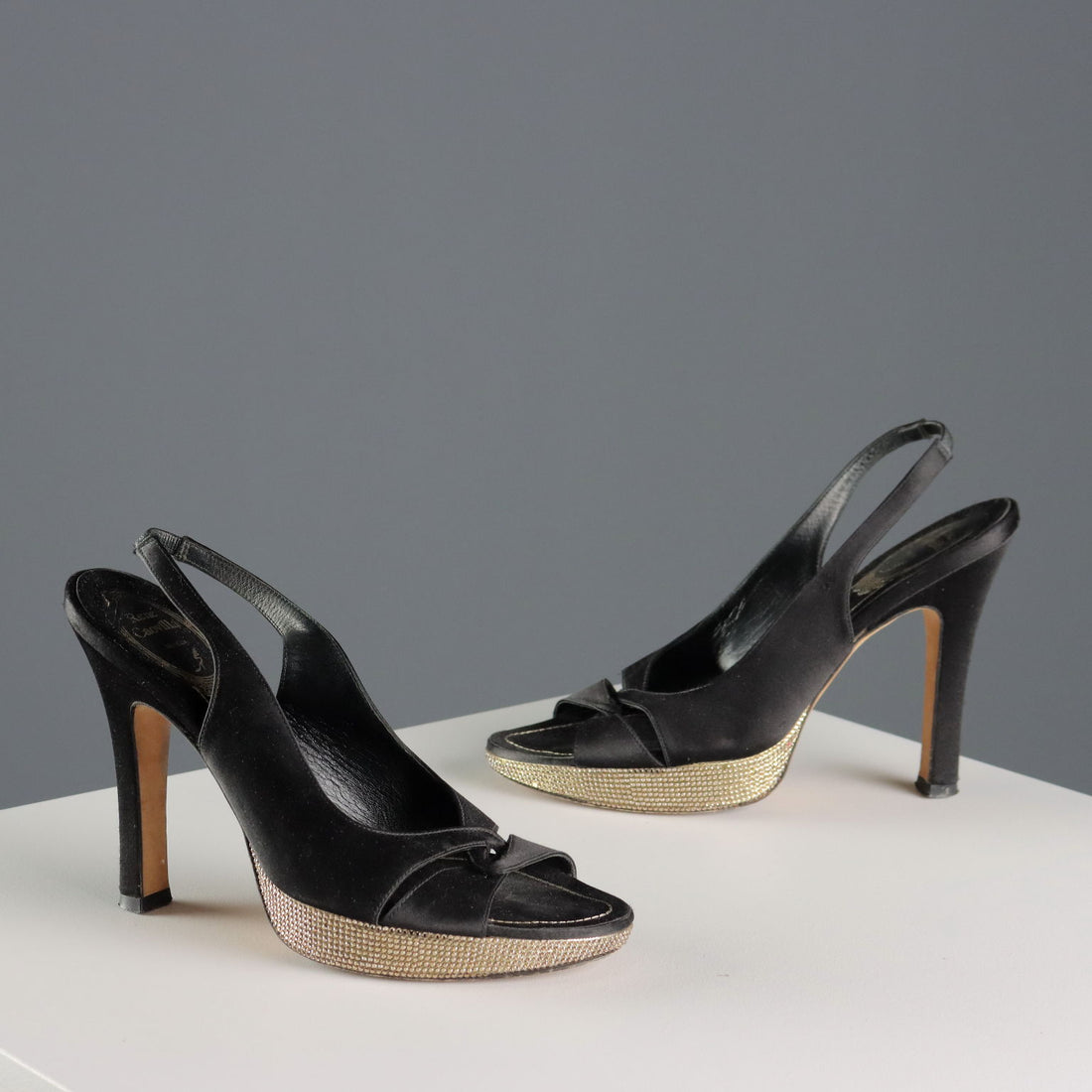  | Clothing & House Linens  Second hand