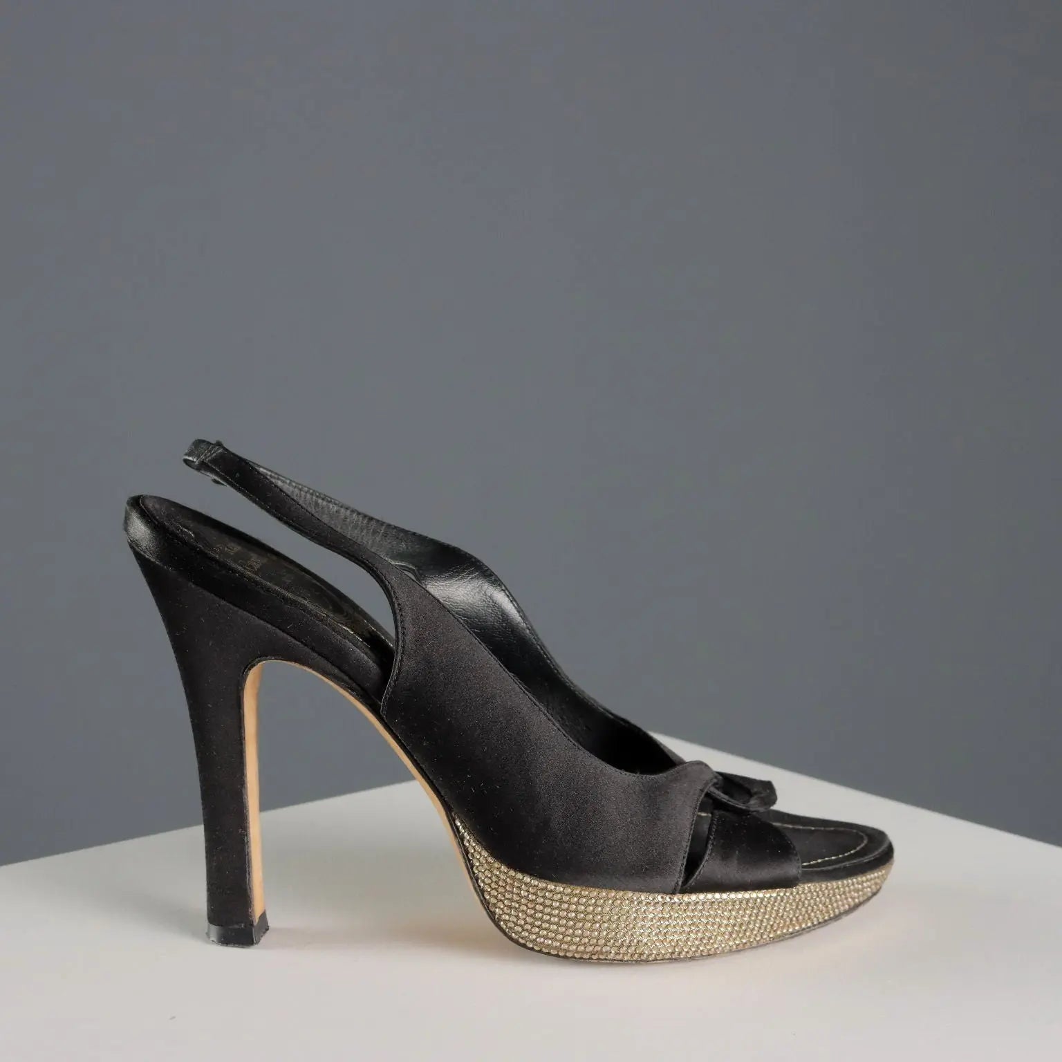 Rene Caovilla Sandals with Beads Leather Silk UK Size 6 Second Hand - UK Size 6 | Clothing & House Linens | Second hand