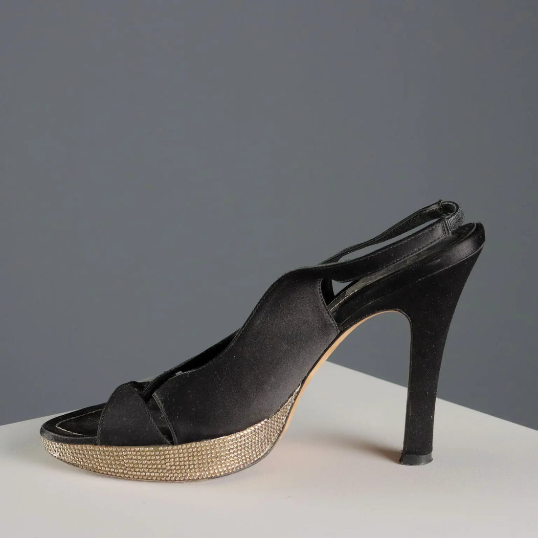 Rene Caovilla Sandals with Beads Leather Silk UK Size 6 Second Hand - UK Size 6 | Clothing & House Linens | Second hand