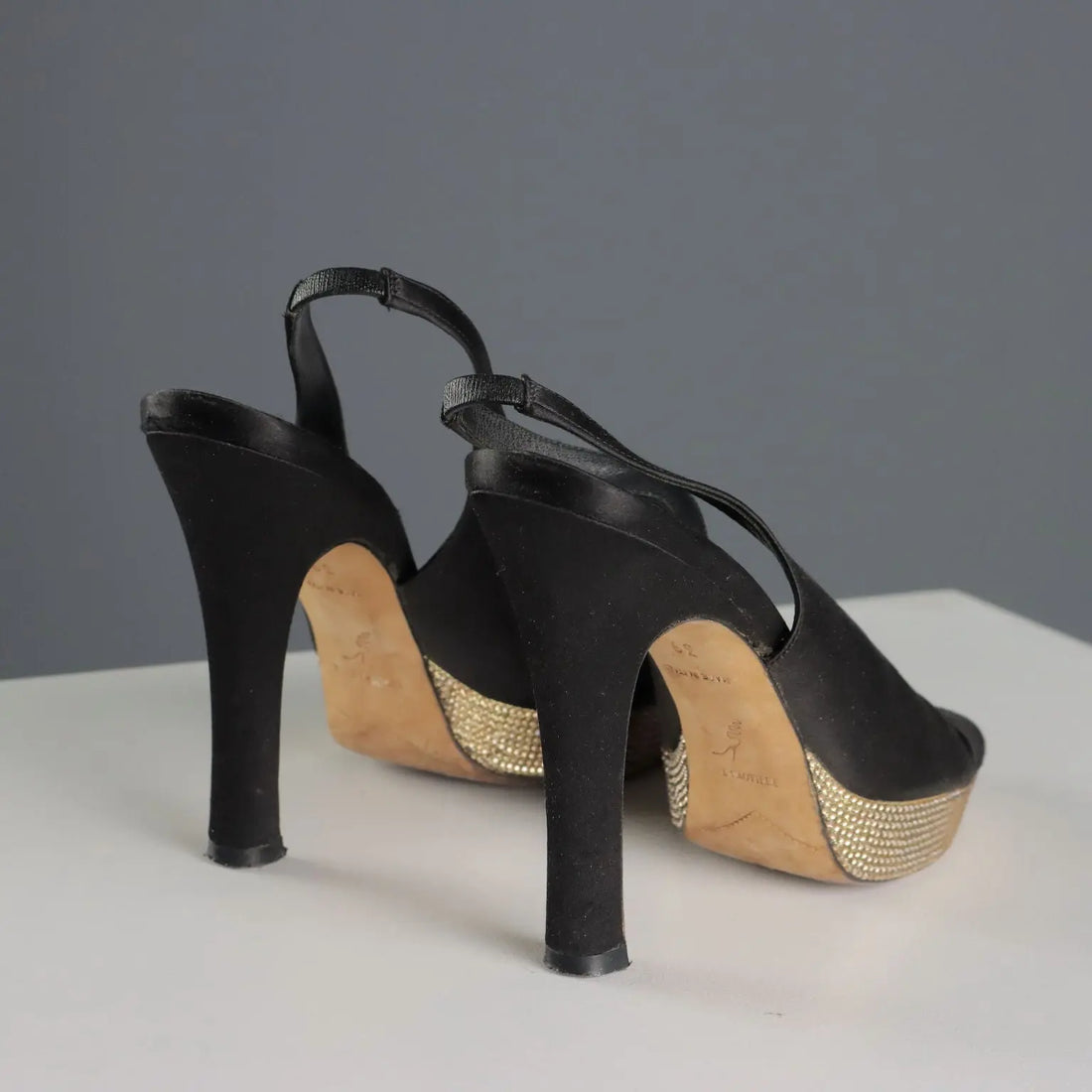 Rene Caovilla Sandals with Beads Leather Silk UK Size 6 Second Hand - UK Size 6 | Clothing & House Linens | Second hand