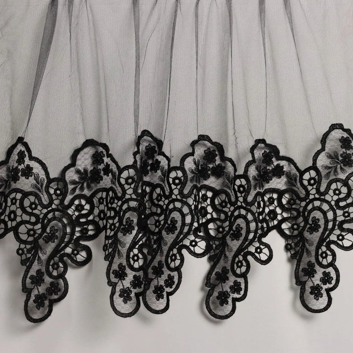 Giorgio Armani Stole Tulle Flower Lace Second Hand Italy | Clothing & House Linens | Second hand
