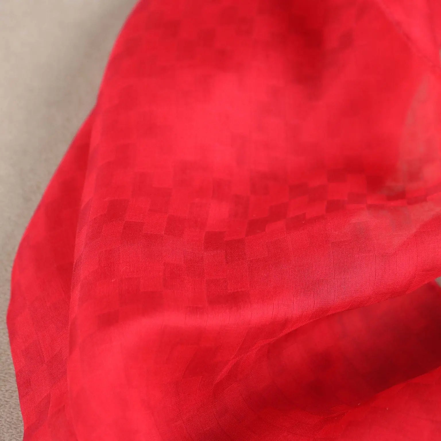 Giorgio Armani Stole Red Silk Iridescent Fabric Second Hand