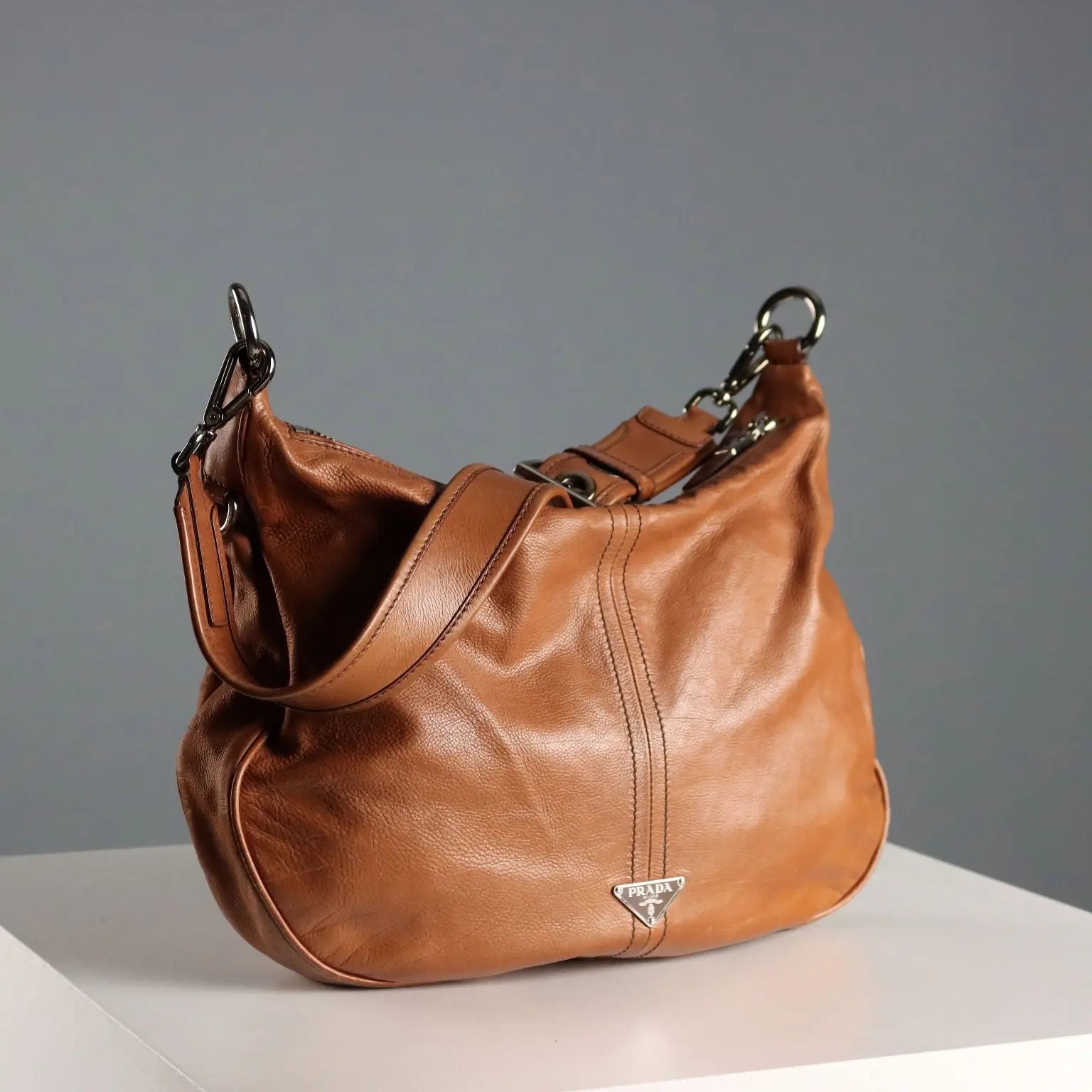 Prada Hobo Bag Genuine Leather Adjustable Italy Second Hand