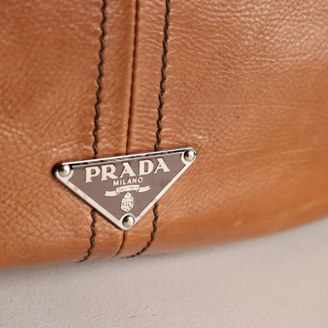Prada Hobo Bag Genuine Leather Adjustable Italy Second Hand