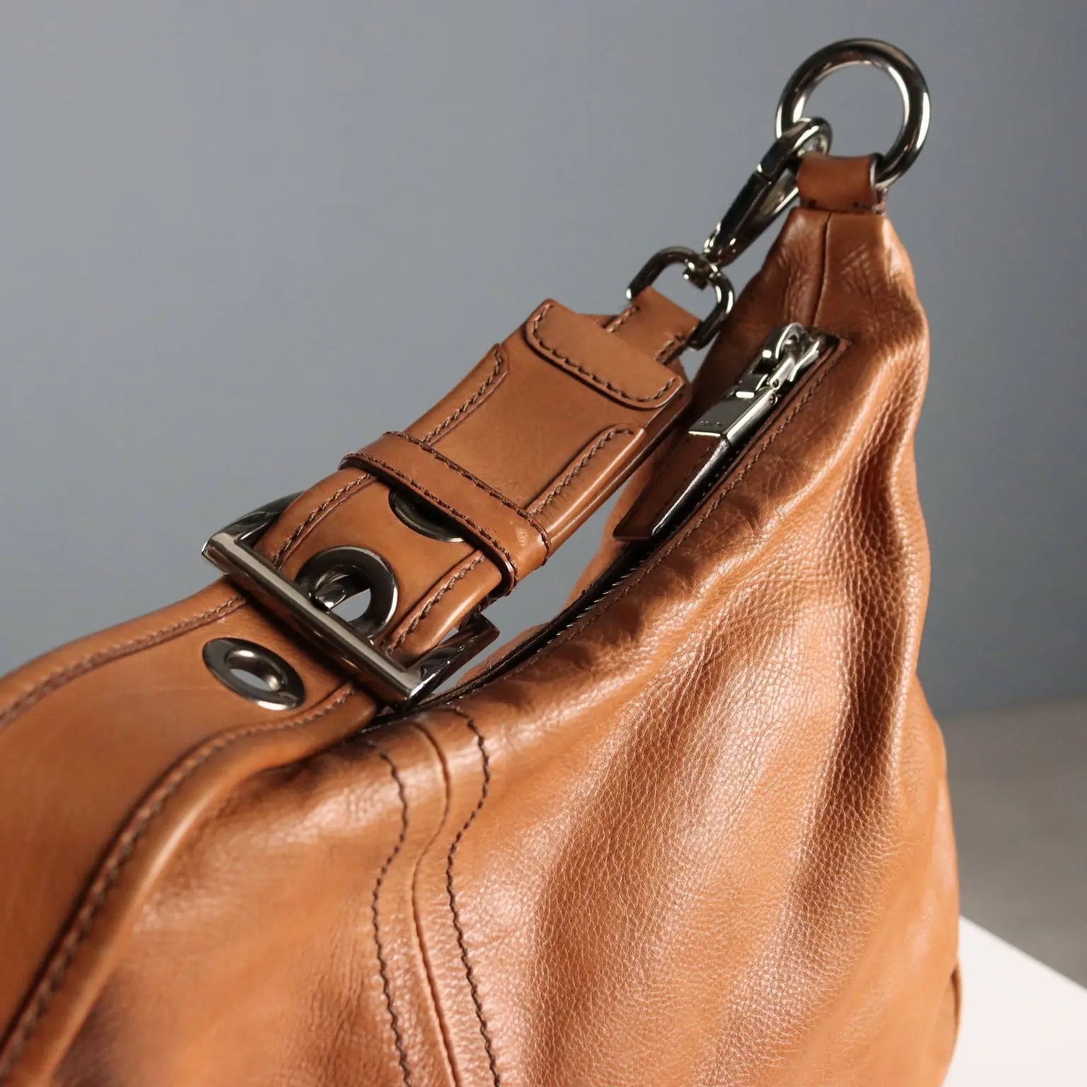 Prada Hobo Bag Genuine Leather Adjustable Italy Second Hand