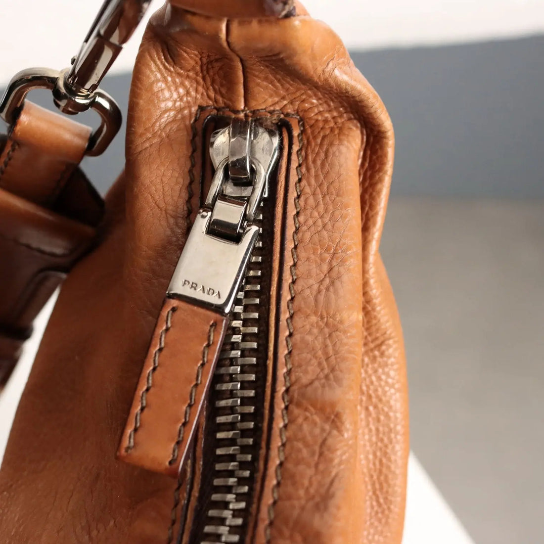 Prada Hobo Bag Genuine Leather Adjustable Italy Second Hand