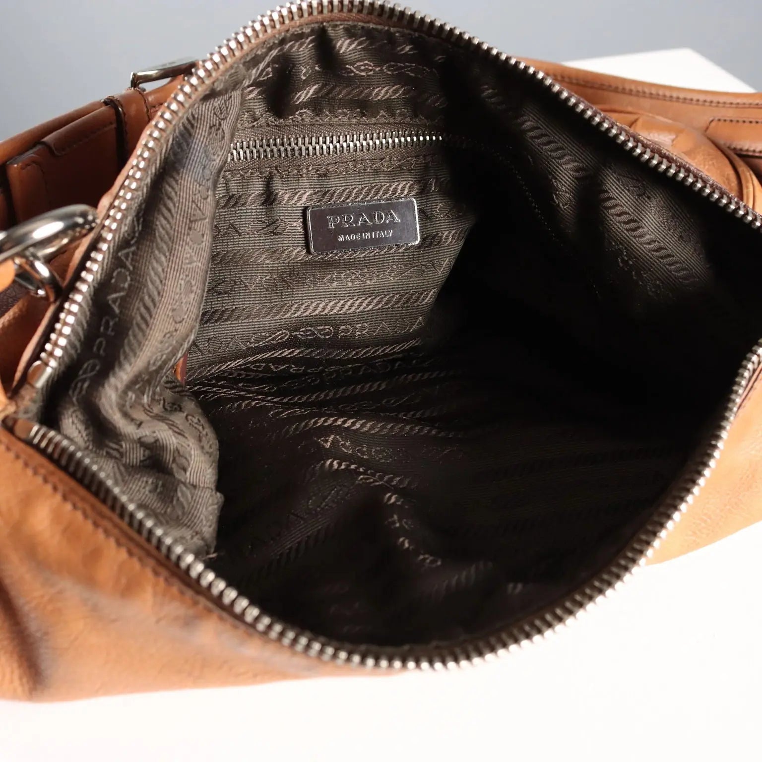 Prada Hobo Bag Genuine Leather Adjustable Italy Second Hand