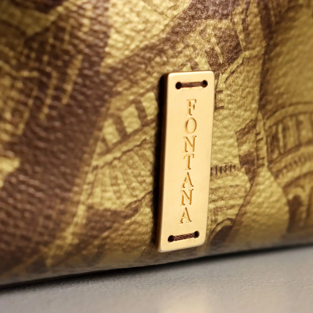 Fontana 1915 Bag Genuine Leather Architecture Print Second Hand - Genuine Leather | Clothing & House Linens | Second hand