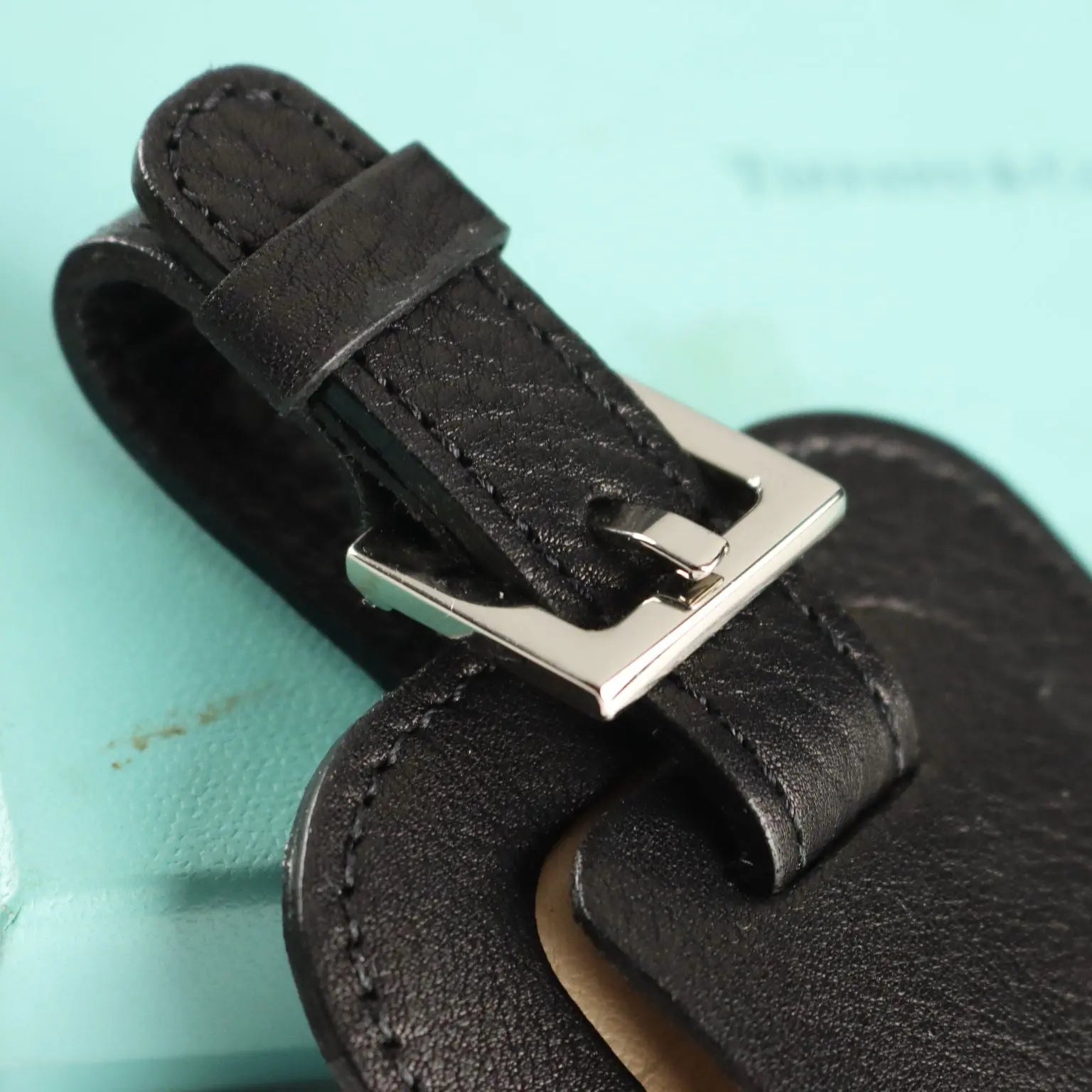 Tiffany & Co. Luggage Tag Genuine Leather Metal Second Hand - Genuine Leather | Clothing & House Linens | Second hand