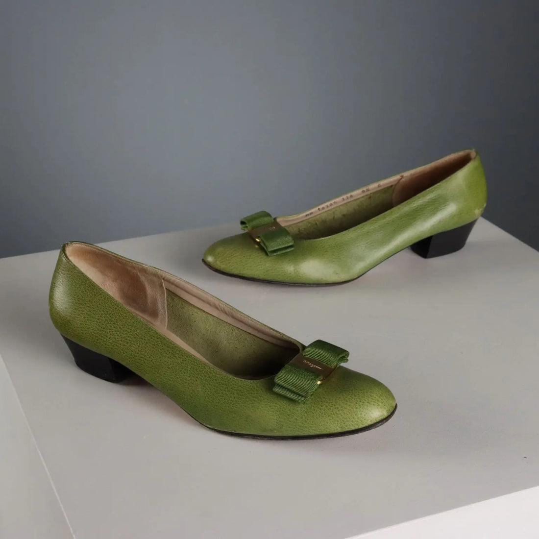 Ferragamo Vara Shoes Leather UK Size 7 Second Hand Italy