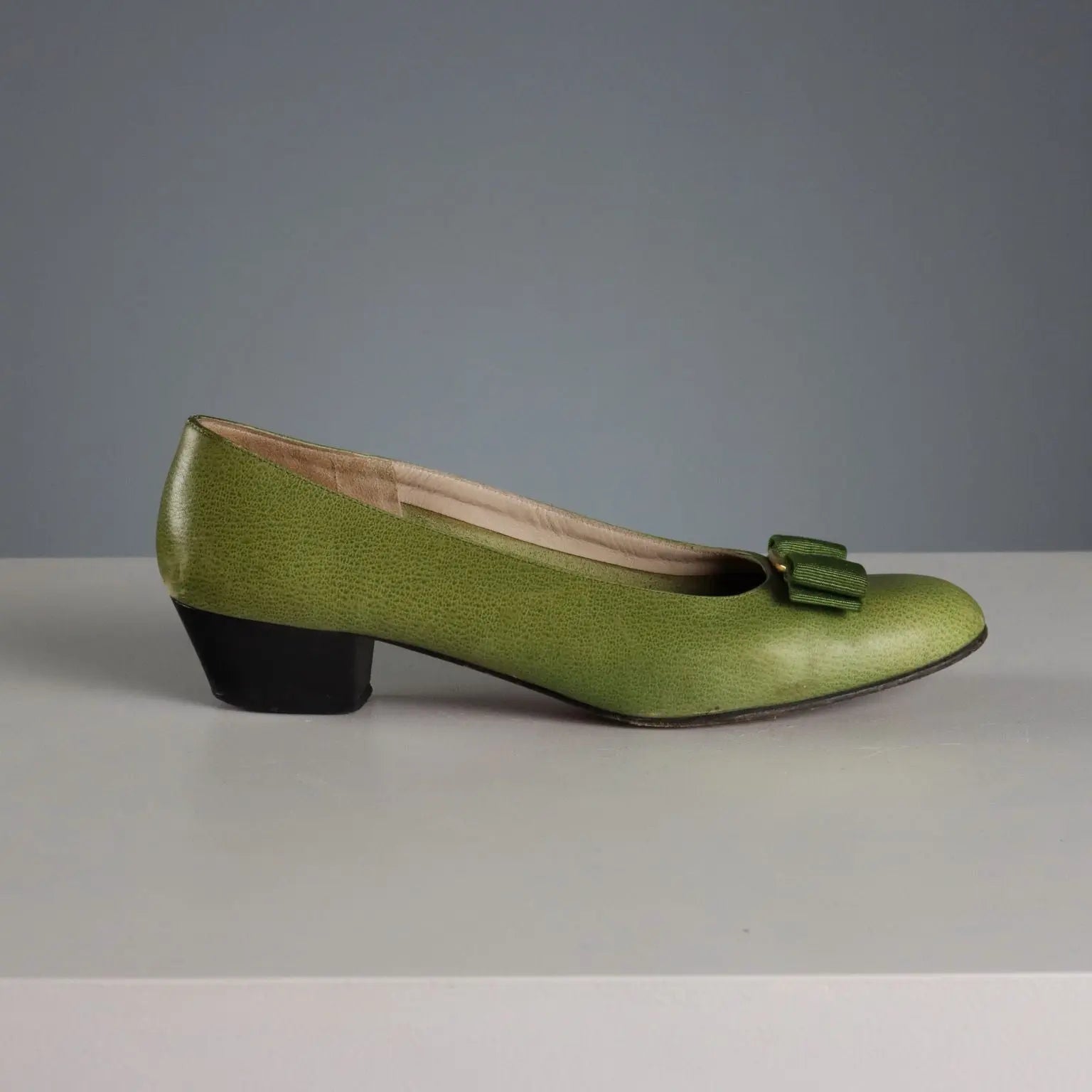 Ferragamo Vara Shoes Leather UK Size 7 Second Hand Italy