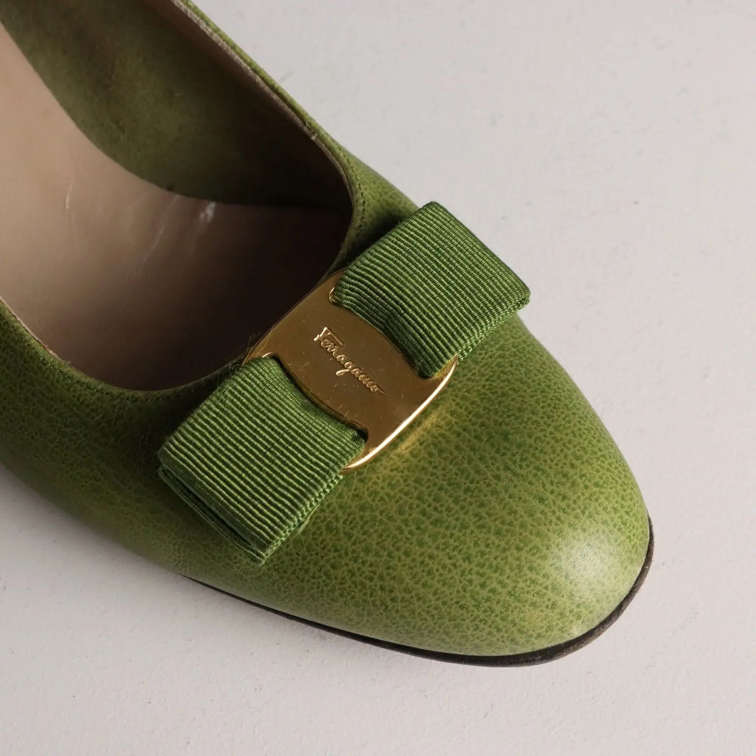Ferragamo Vara Shoes Leather UK Size 7 Second Hand Italy