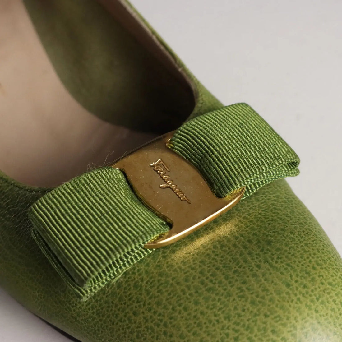Ferragamo Vara Shoes Leather UK Size 7 Second Hand Italy
