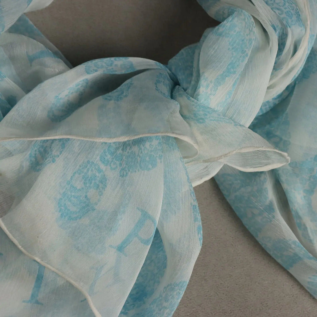 Philipp Plein Silk Scarf with Blue Skulls Second Hand Switzerland