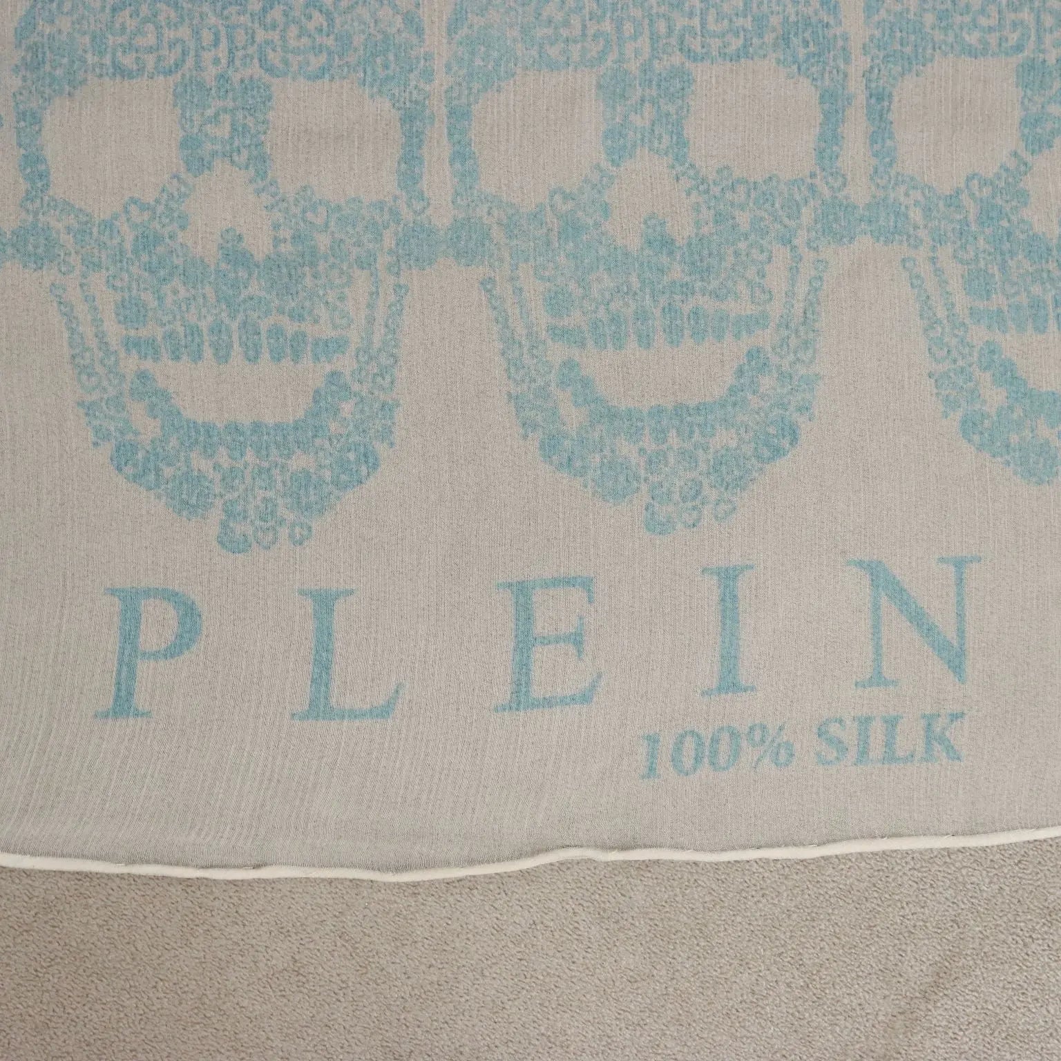 Philipp Plein Silk Scarf with Blue Skulls Second Hand Switzerland