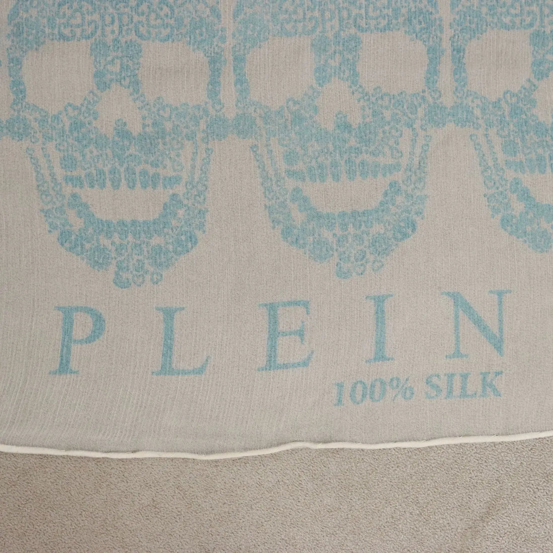 Philipp Plein Silk Scarf with Blue Skulls Second Hand Switzerland
