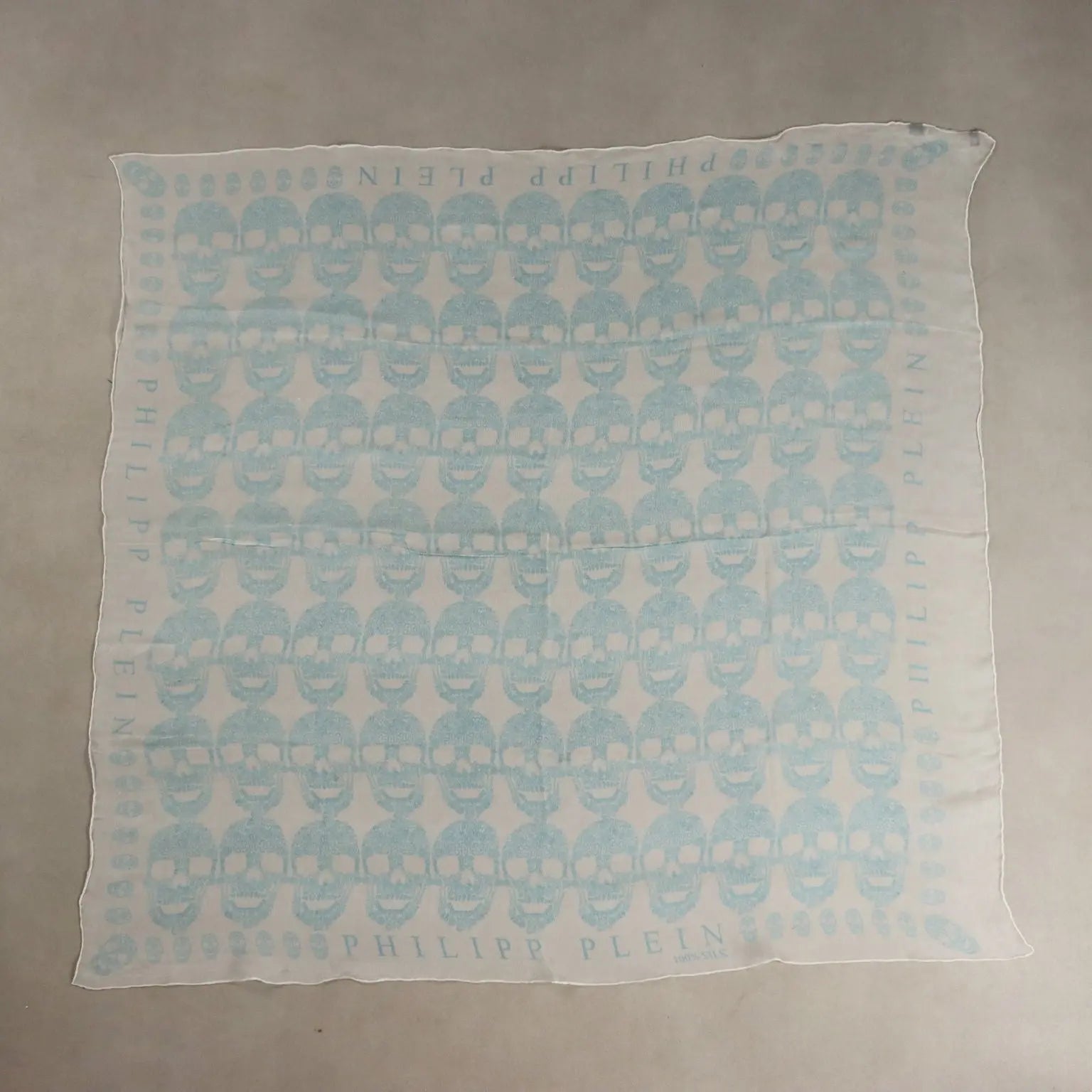 Philipp Plein Silk Scarf with Blue Skulls Second Hand Switzerland