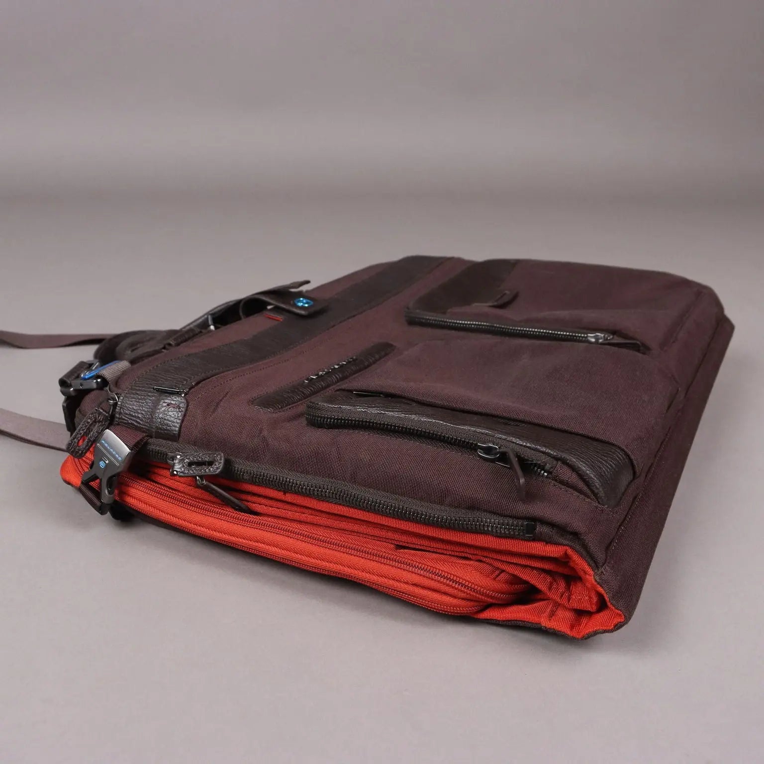 Piquadro Travel Bag Second Hand Fabric Leather Italy - Fabric and Leather | Clothing & House Linens | Second hand