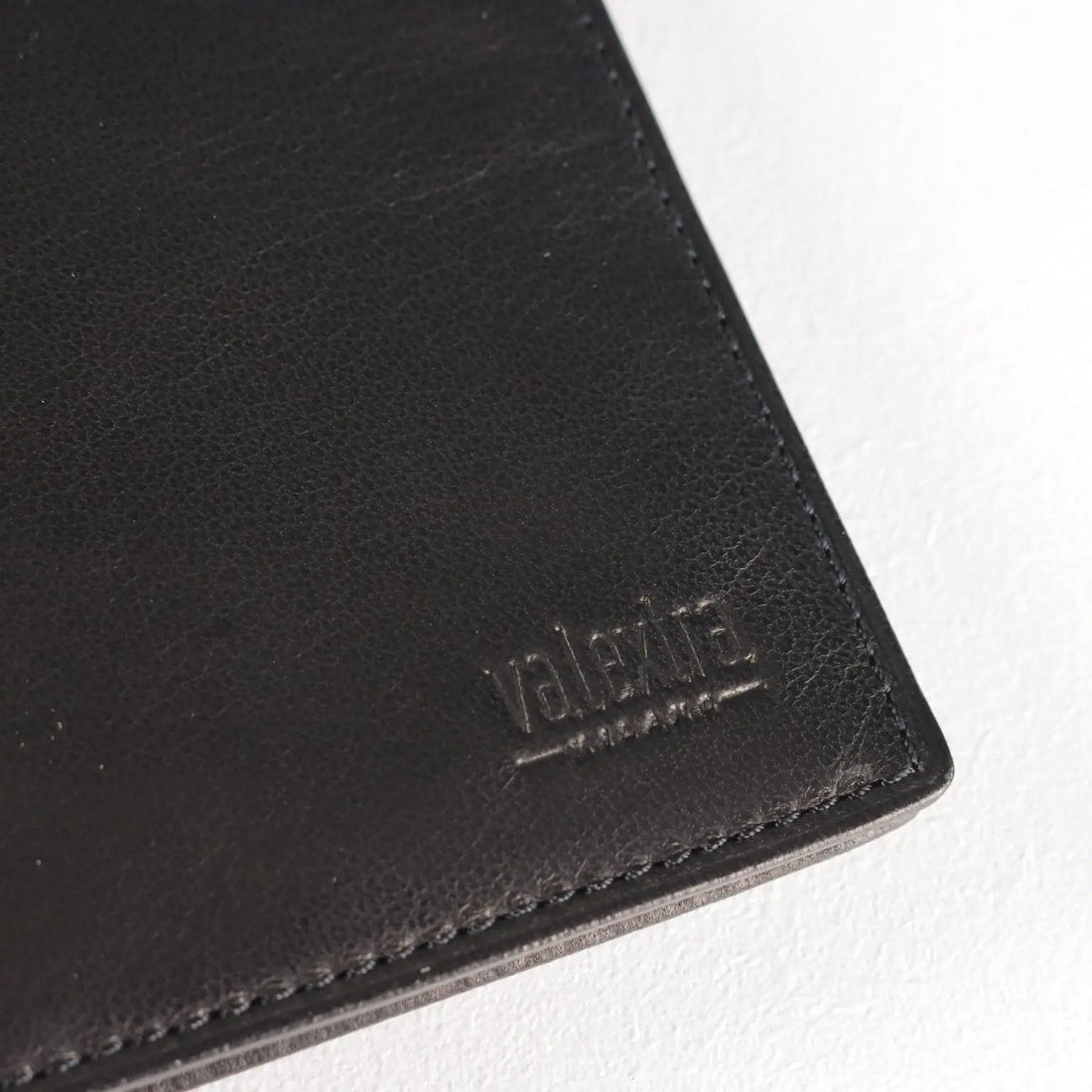 Valextra Wallet Second Hand Genuine Leather 12 Pockets Italy - Genuine Leather | Clothing & House Linens | Second hand